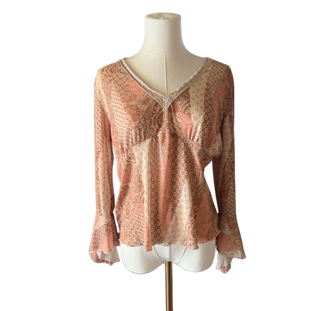 Chic V-Neck Paisley Blouse in Pink and Cream